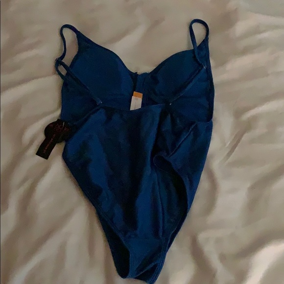 Bathing suit one piece - Picture 2 of 2